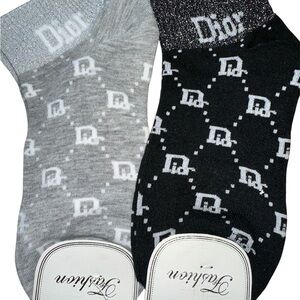 NWT! Bundle of 2 fashion women’s ankle socks-7-10